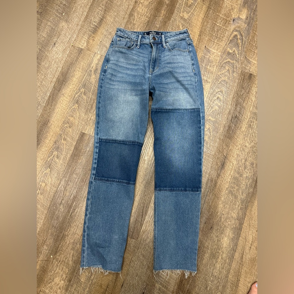 Hollister Ultra High Rise Mom Jeans